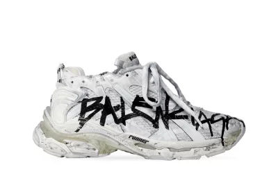 Runner-Graffiti-Sneaker-in-white-and-black-mesh-and-nylon-